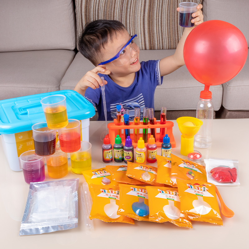 小小科學(xué)家的奇妙之旅 讓實(shí)驗(yàn)玩具點(diǎn)亮孩子的動手能力